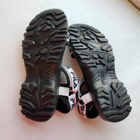 NWOT FILA Sandal. - Picture 5 of 9